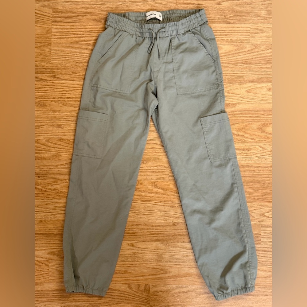 Abercrombie Kids Girls Performance Utility
Jogger Black size 11/12